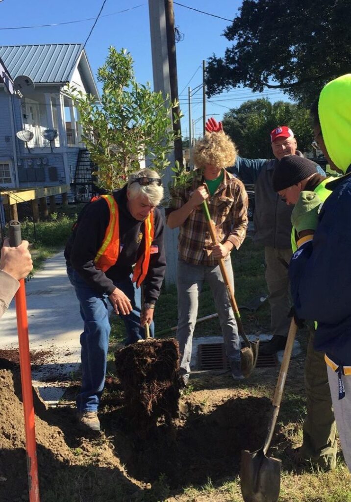 Urban Conservancy volunteers and SSDN members work together in New Orleans, LA.